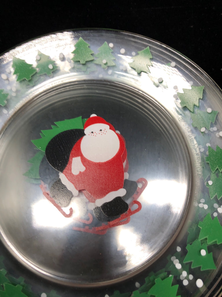 6 SKATING SANTA GLASS PLATES.