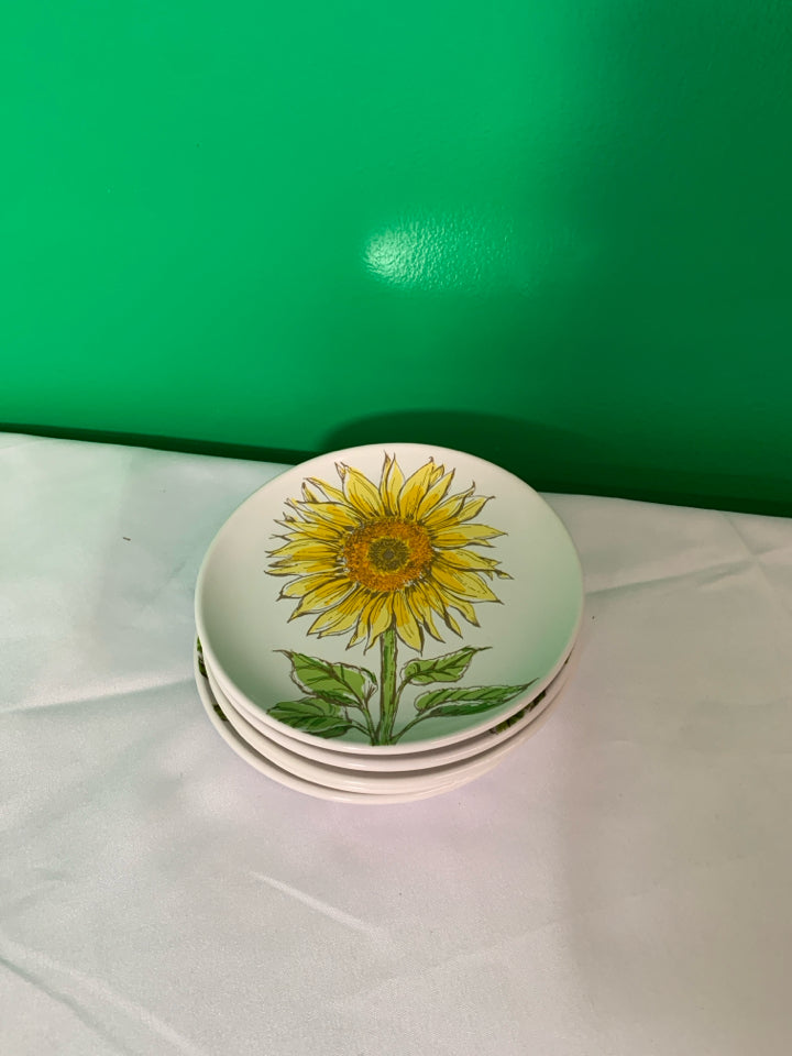 5 WHITE SUNFLOWER DESSERT PLATES.
