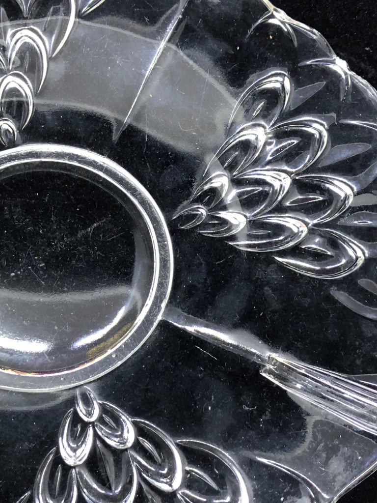 GLASS SERVING PLATE W SLIGHT FOOTING.