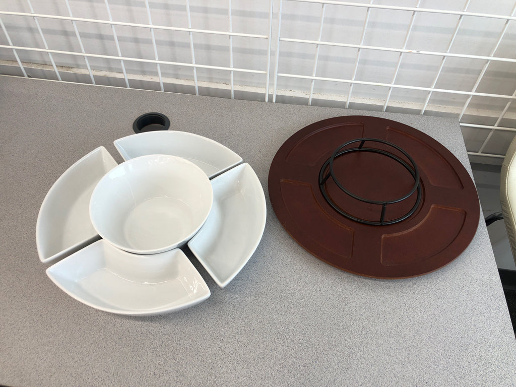 6PC WHITE CERAMIC SERVING SET ON WOOD TRAY.