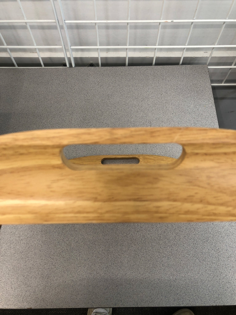 WOOD TRAY W/ROOSTER AND CHICKEN.