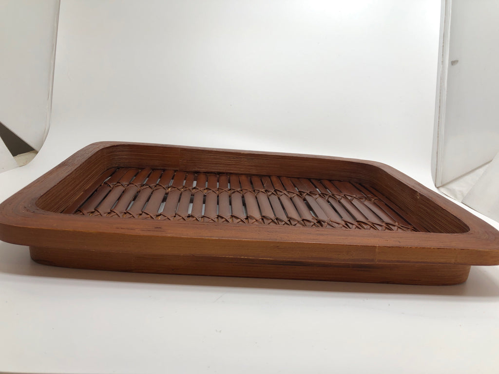 WOOD WOVEN TRAY.