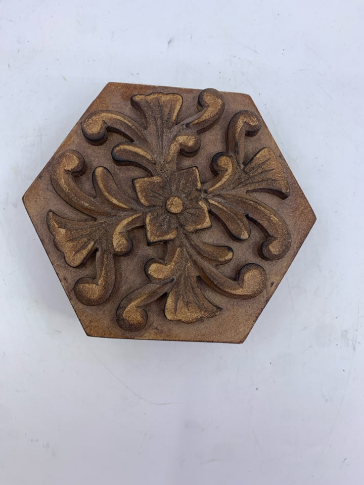 HEXAGON SHAPED WOOD BOX W/ TEXTURED TOP.