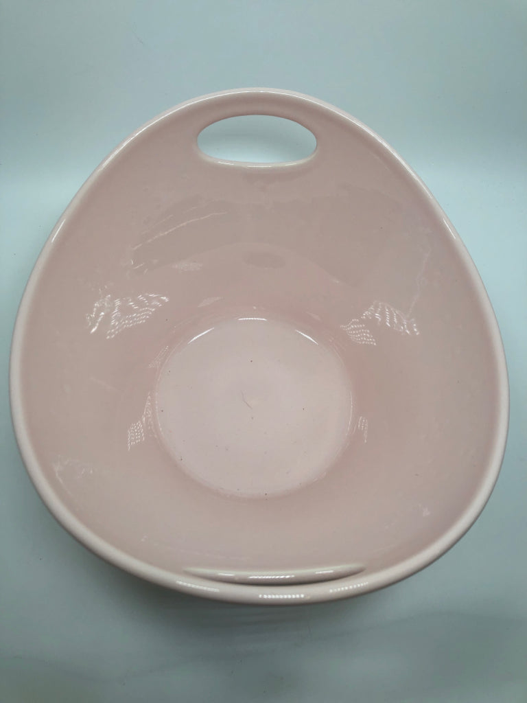 PINK SERVING BOWL W/HANDLES.