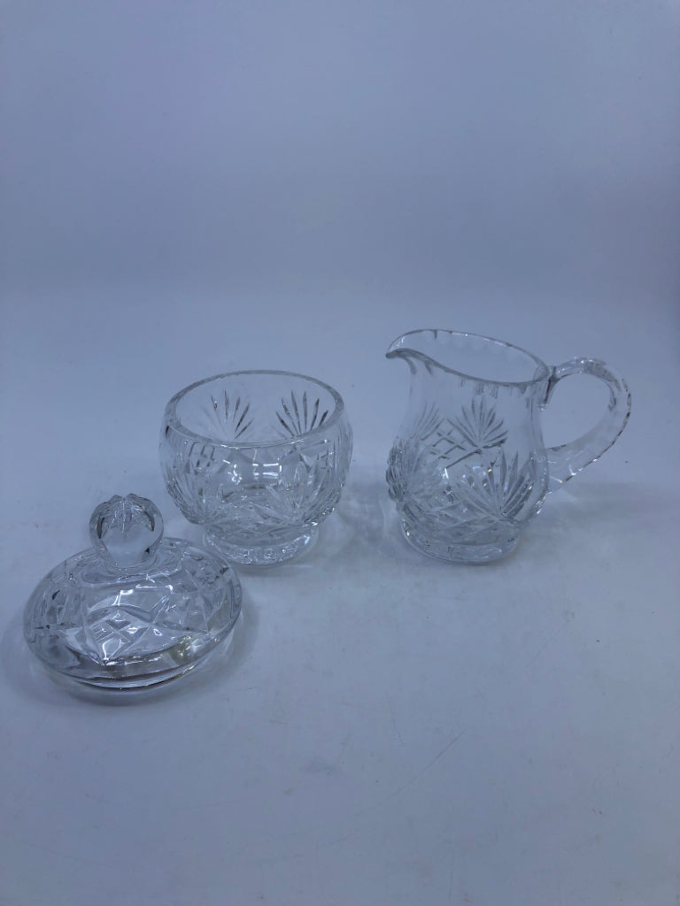 GLASS CREAMER AND SUGAR BOWL SET.