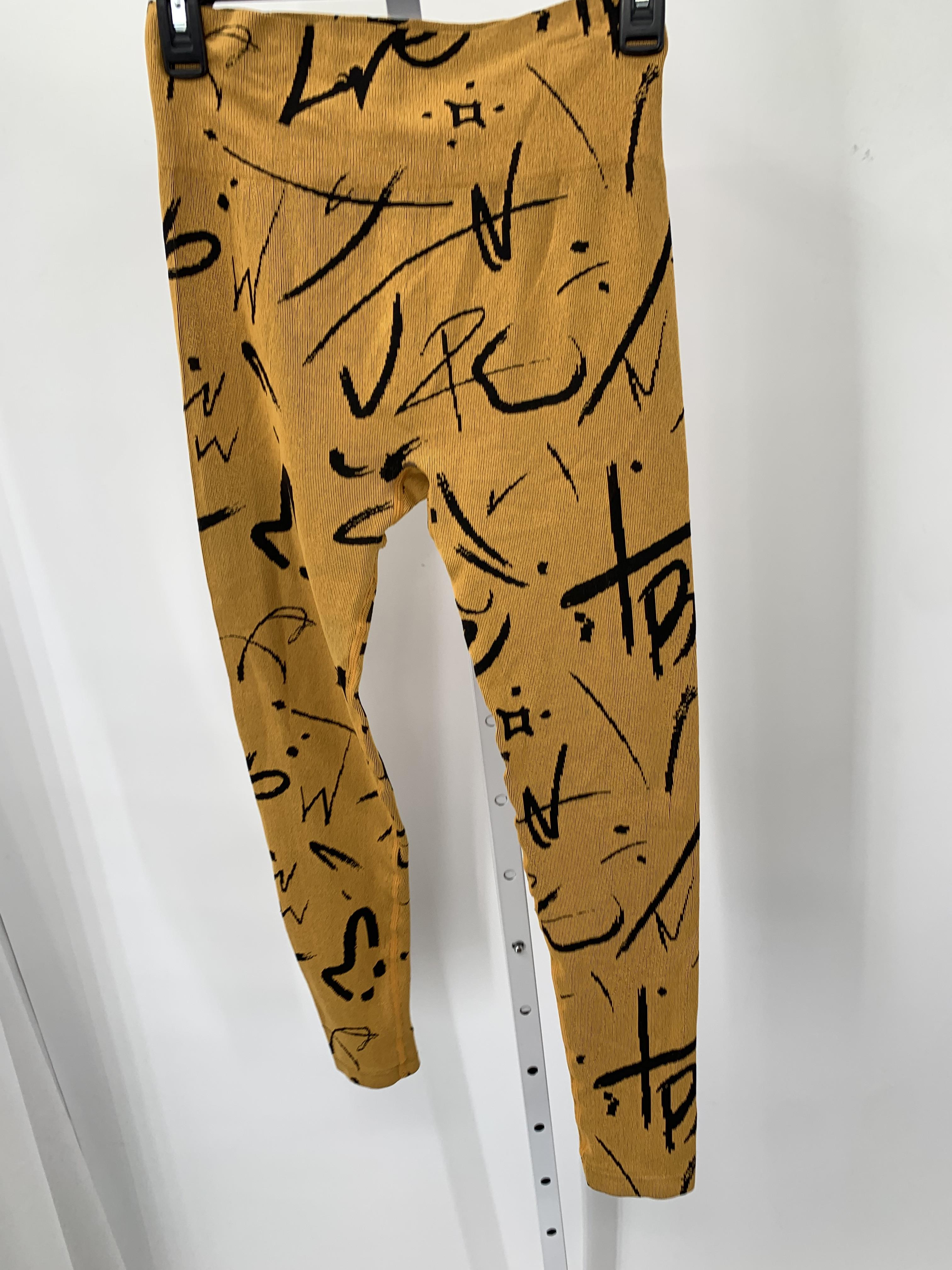 Size Medium Juniors Leggings