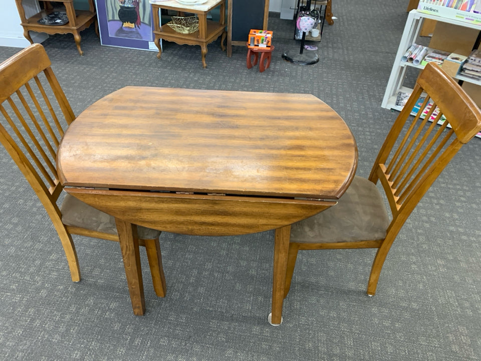 SMALL ROUND DROP LEAF TABLE +2 CHAIRS.