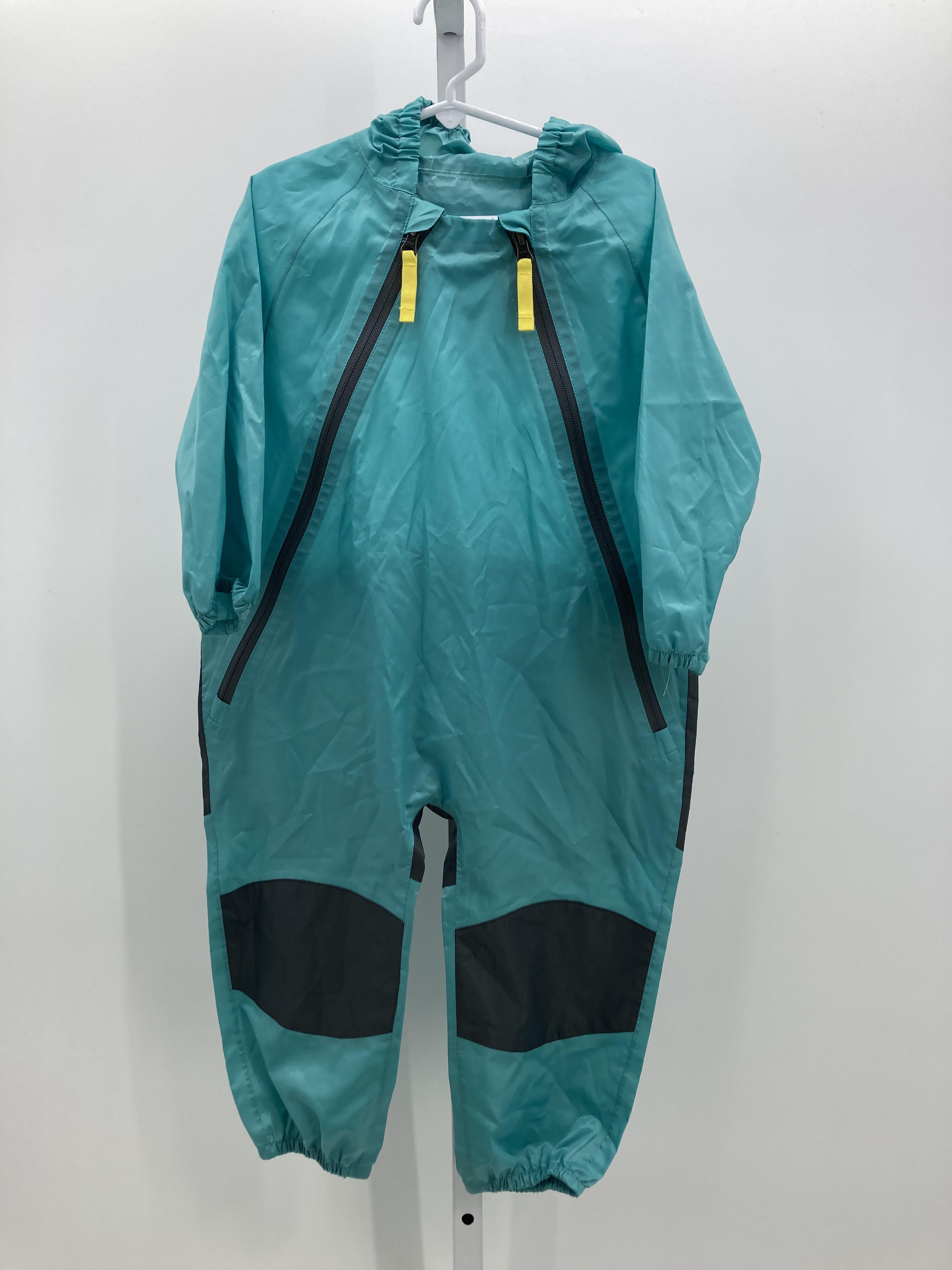 HOODED ZIP RAIN SUIT.