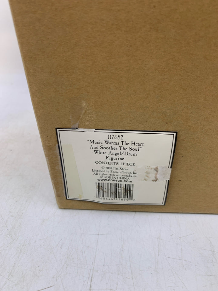 NIB TALL ANGEL MUSIC WARMS THE HEART 2004.