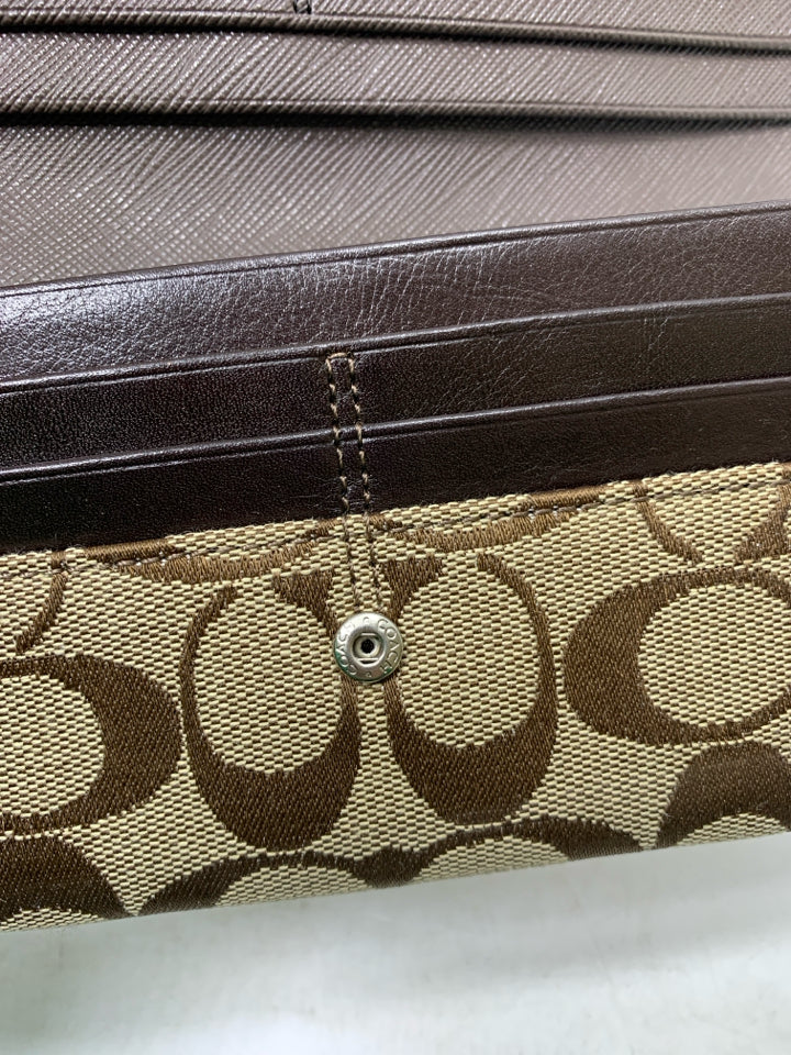 Coach Legacy Signature Long Wallet