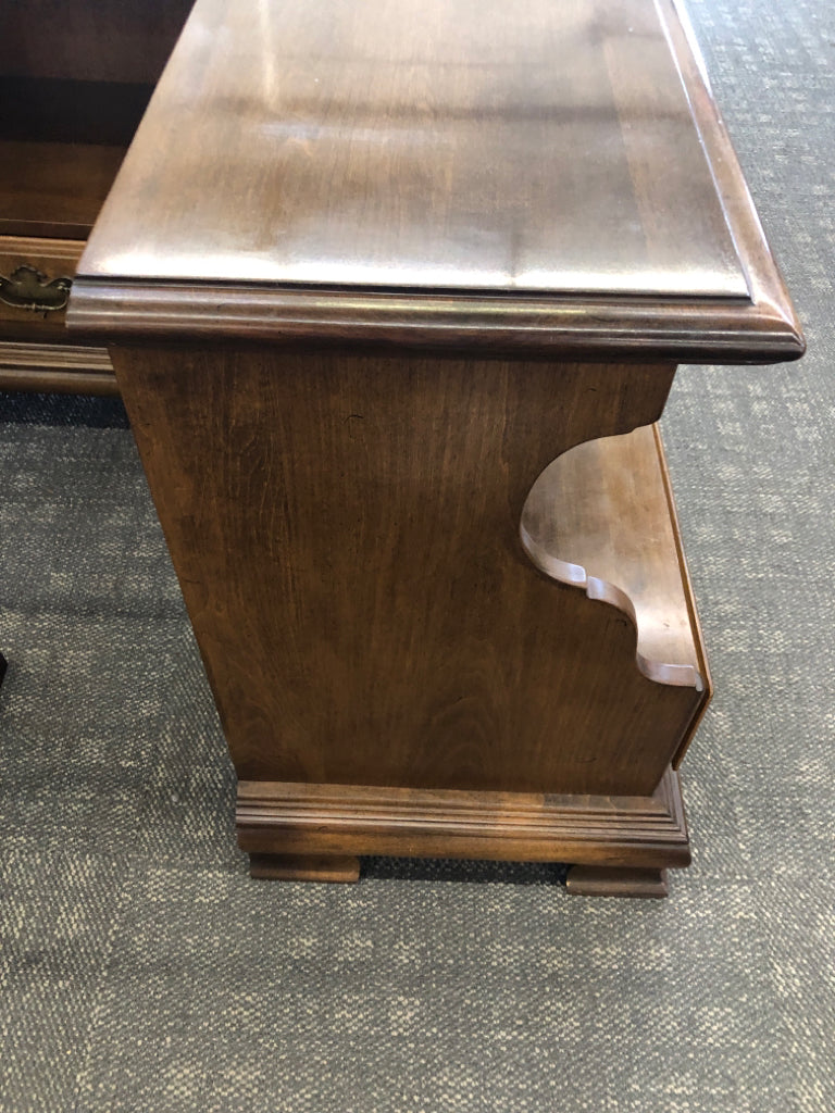 VTG NIGHTSTAND, 1 DRAWER AND CUBBY.