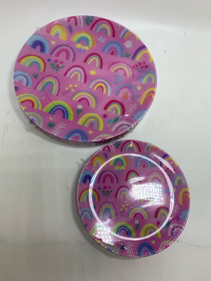 NIB 20PC RAINBOW PLATES.
