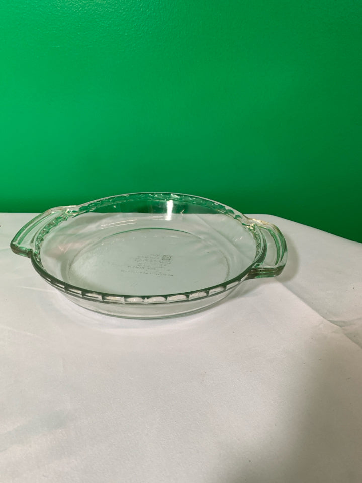 ANCHOR HOCKING DEEP PIE DISH.