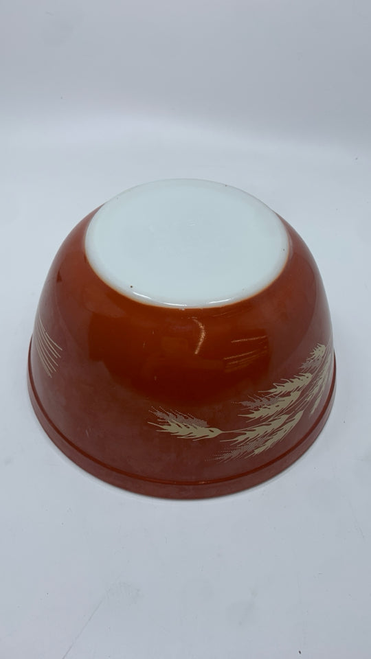 VTG PYREX ORANGE/RED MIXING BOWL.