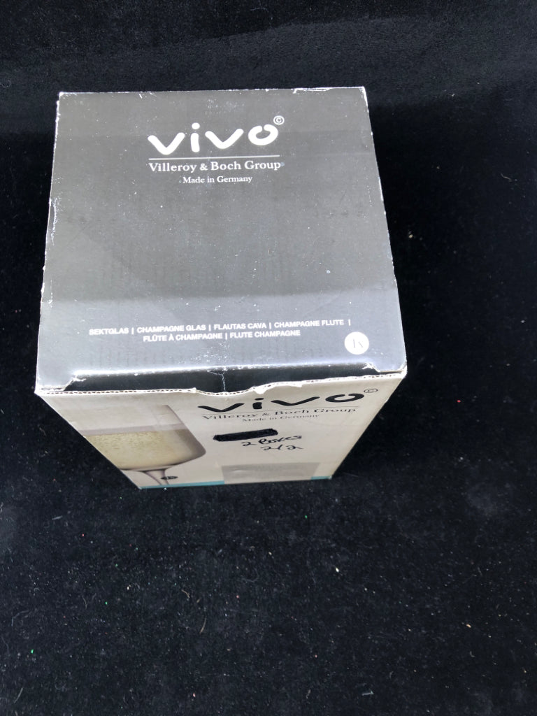 NIB VIVO 4 CHAMPAGNE FLUTES.