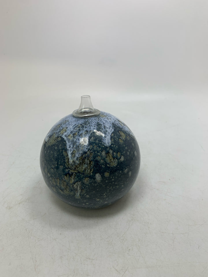 SPHERE BLUE W/ WHITE DRIP VASE W/ GLASS INSERT SINGLE FLOWER.