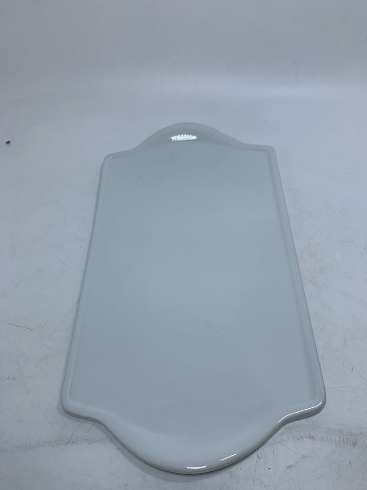 HEAVY CERAMIC TRAY GREAT WHITE PATTERN.