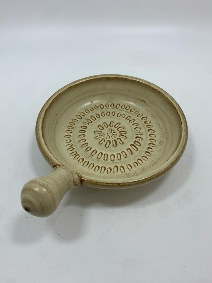 HAND MADE CERAMIC GRATER DISH.