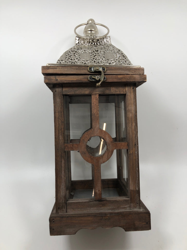 RUSTIC LANTERN W/CIRCLE DECAL.