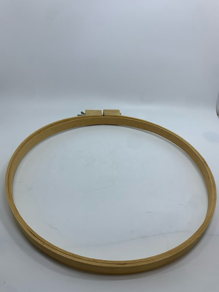 WOOD QUILTING HOOP.