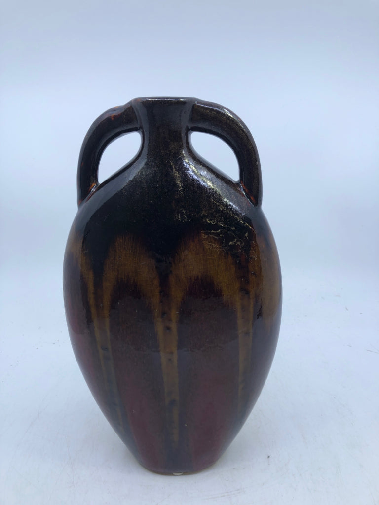 BROWN GLAZED POTTERY VASE WITH HANDLES.