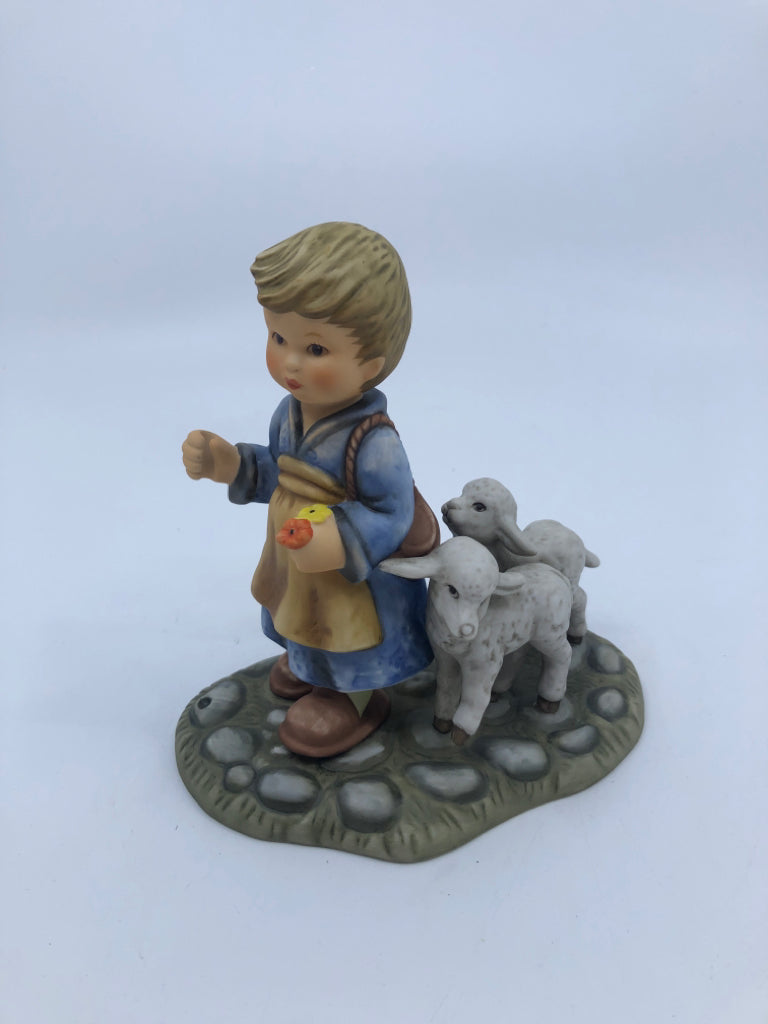 GOEBEL CHILD W/LAMBS- O COME ALL YEE FAITHFUL.