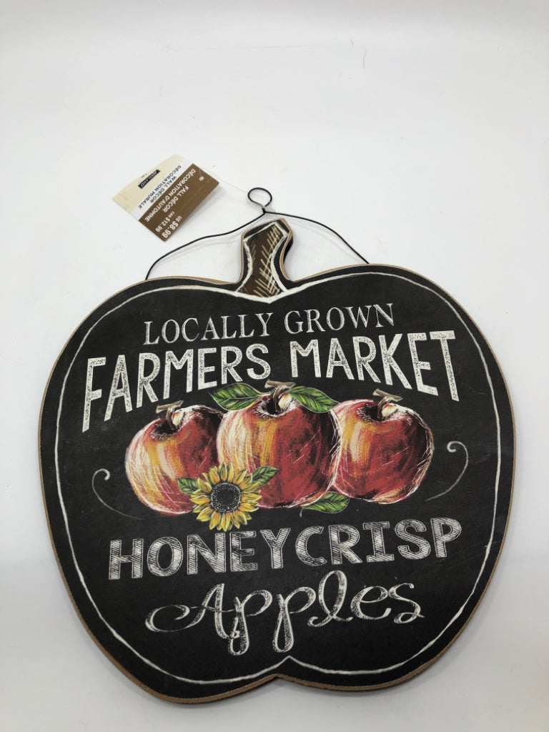 FARMERS MARKET WOOD APPLE SIGN.