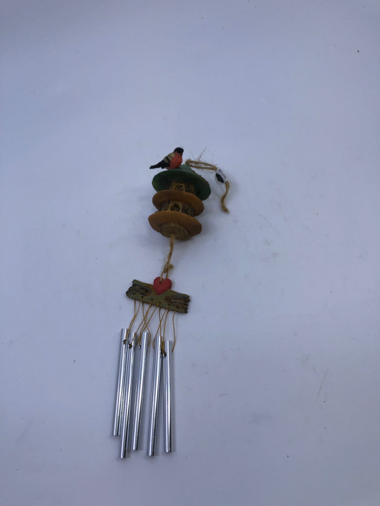 NIB SMALL RESIN BIRD WINDCHIME.