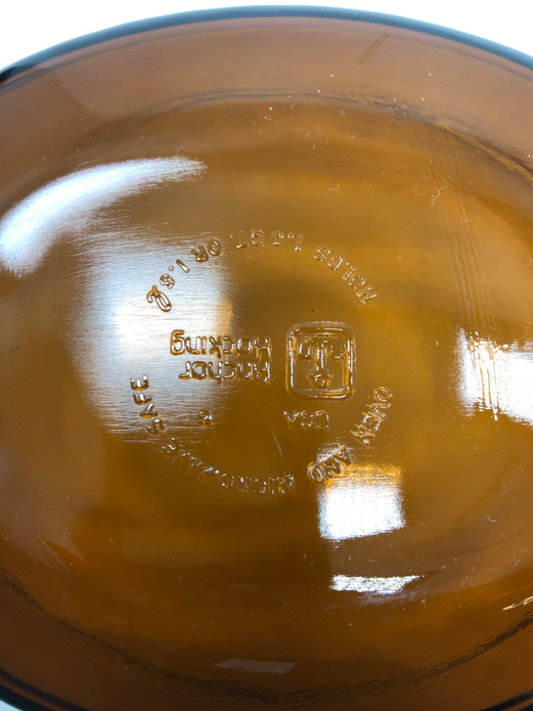 COVERED GLASS CASSEROLE DISH.