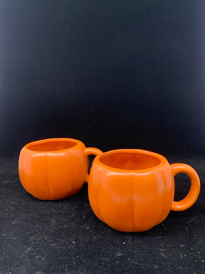 2 PUMPKIN MUGS.