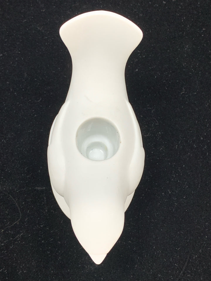 2 CERAMIC BIRD CANDLESTICK HOLDERS.