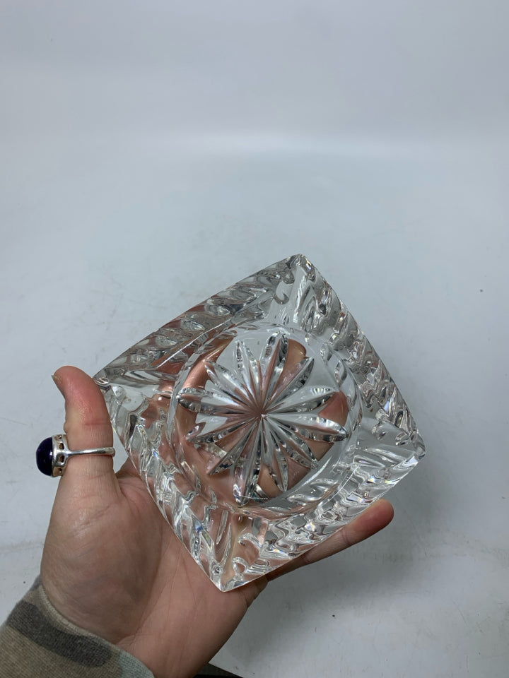 HEAVY SQUARE CRYSTAL ASHTRAY W/ STAR PATTERN.