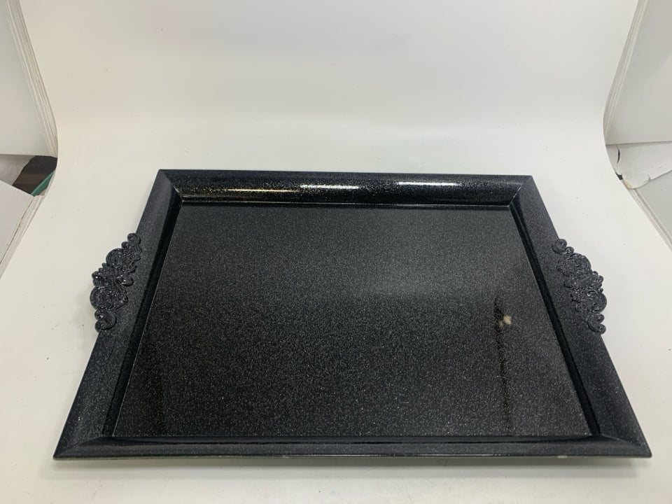 PLASTIC SPARKLE DECORATIVE TRAY.