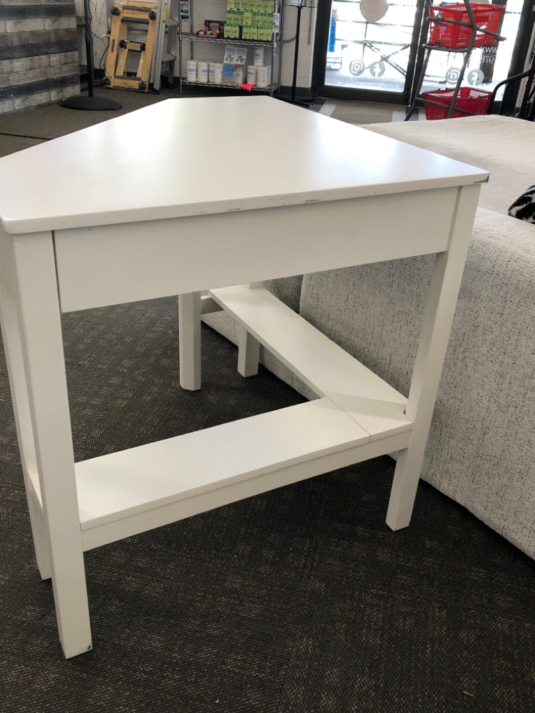 WHITE CORNER DESK.
