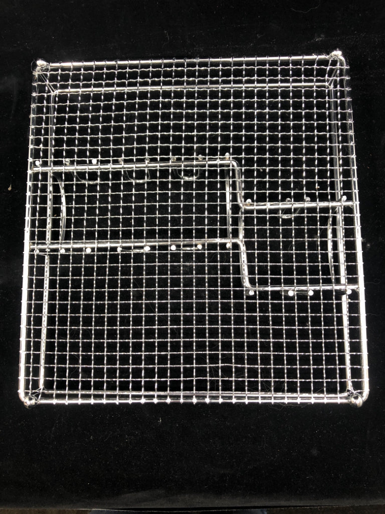 SILVER MESH ORGANIZER.