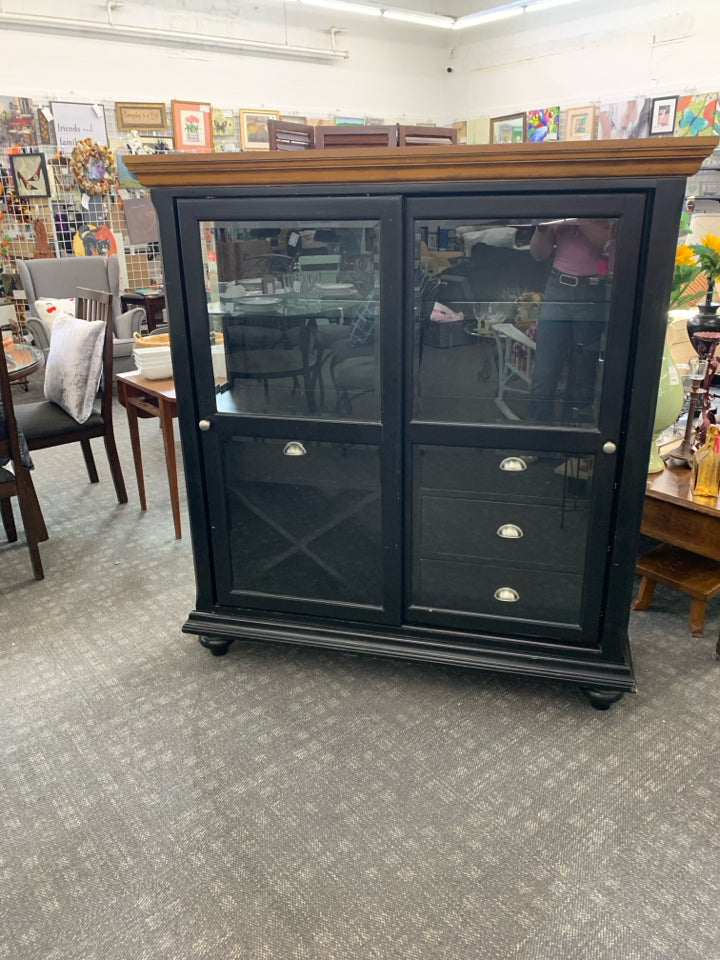 CABINET W/ 2 SLIDING GLASS DOORS 4 DRAWERS/WINE RACK/ GLASS SHELVES WOOD TOP.