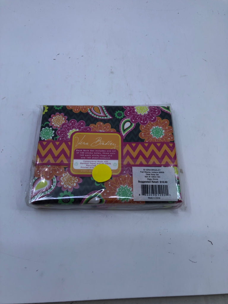 NIP VERA BRADLEY DESK NOTE PADS.
