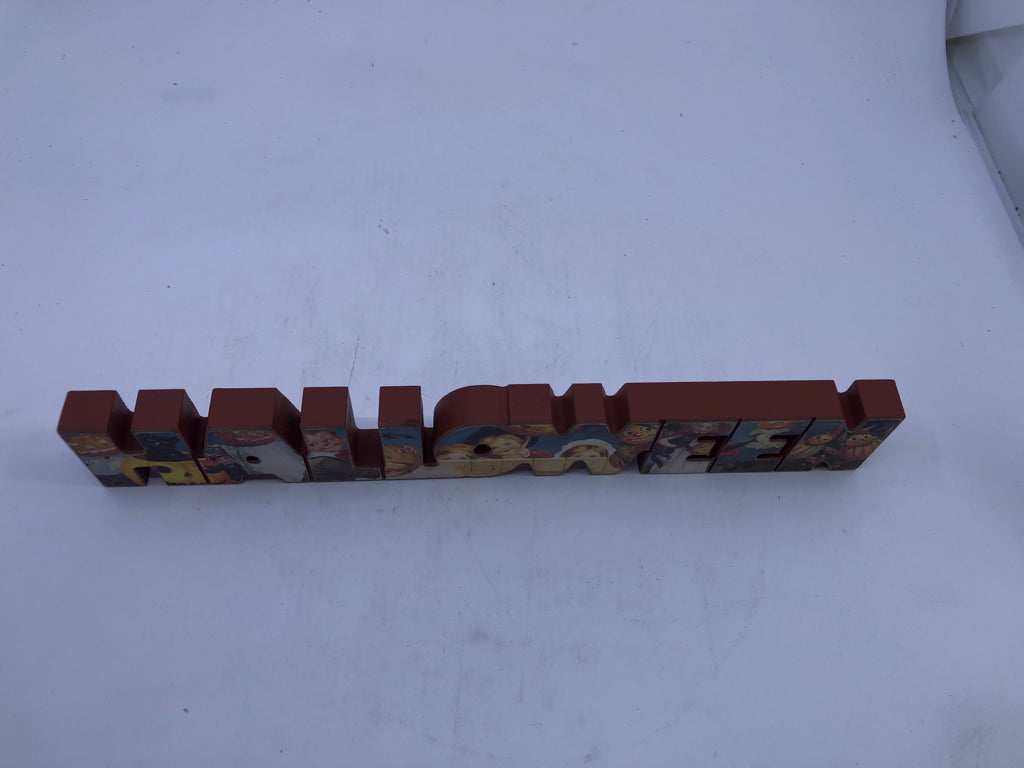 HALLOWEEN CUTOUT BLOCK SIGN.