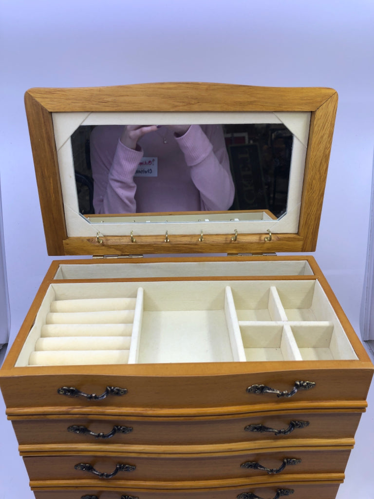 BLONDE WOOD 3 DRAWER JEWELRY BOX.