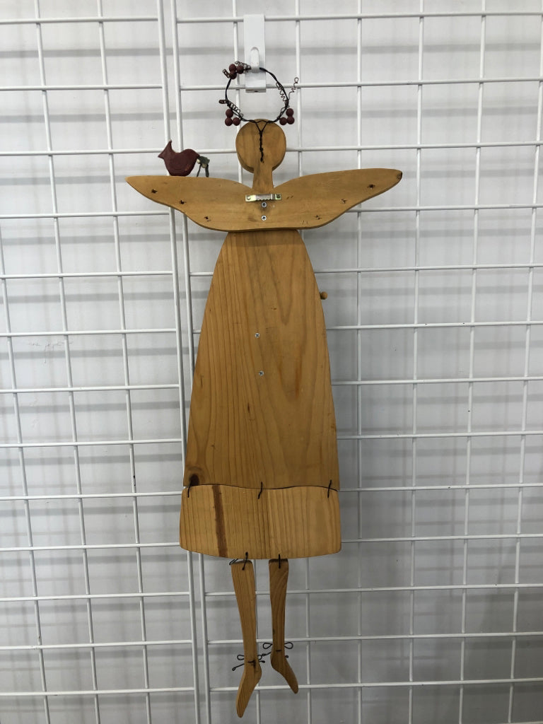 PRIMITIVE ANGEL W PIP BERRIES.