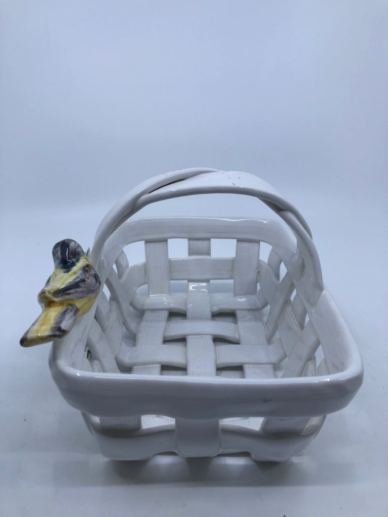 CERAMIC WHITE BASKET W/FLOWERS AND BIRD.