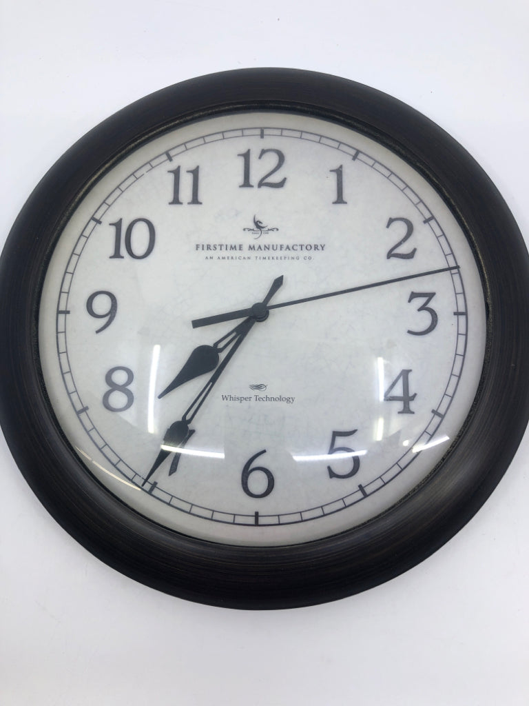 BROWN FRAME CLOCK.