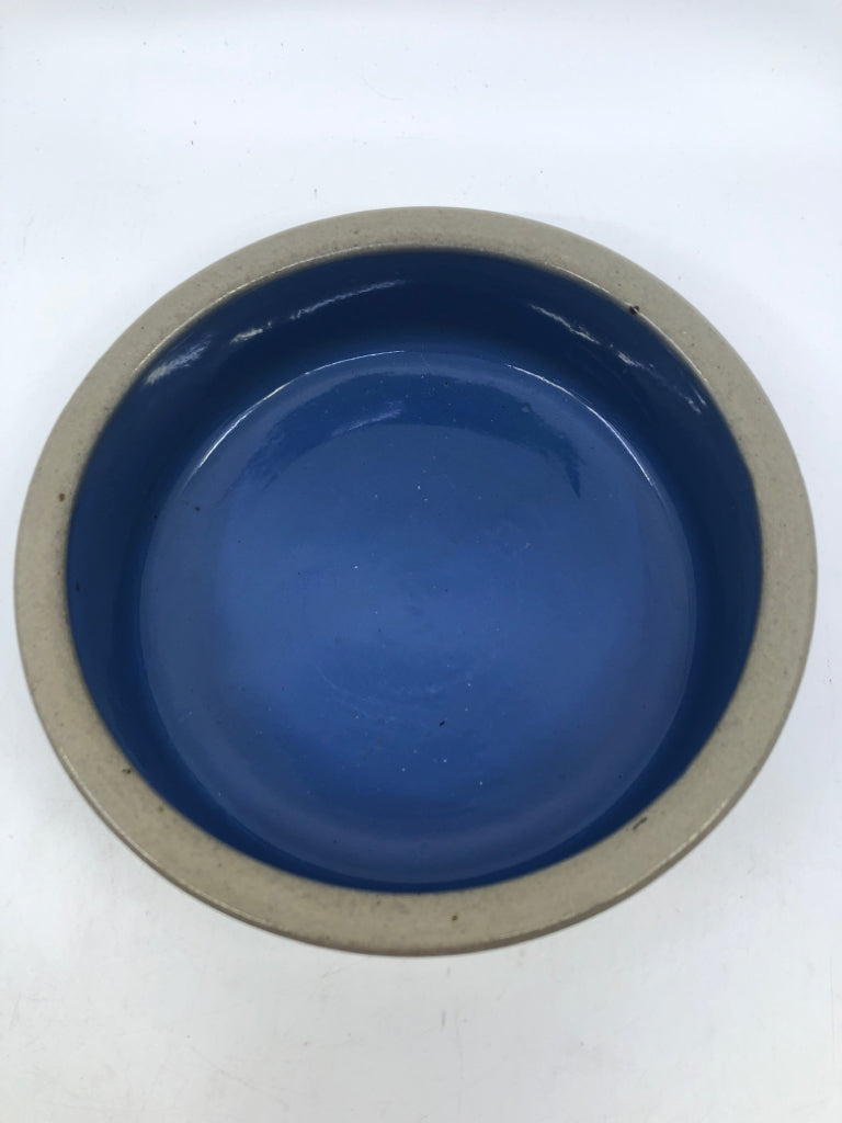 HEAVY BLUE AND GREY STRIPED WATER BOWL.