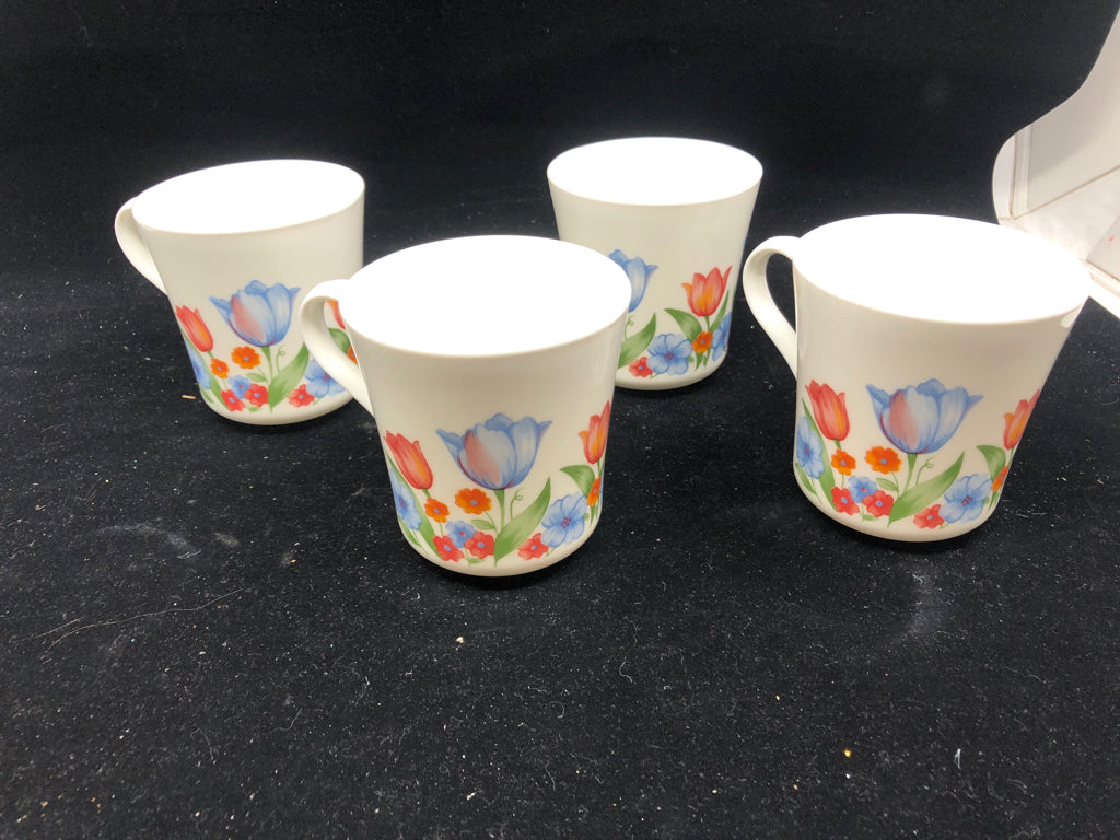 4 CORNING WARE BLUE AND PINK TULIP MUGS.