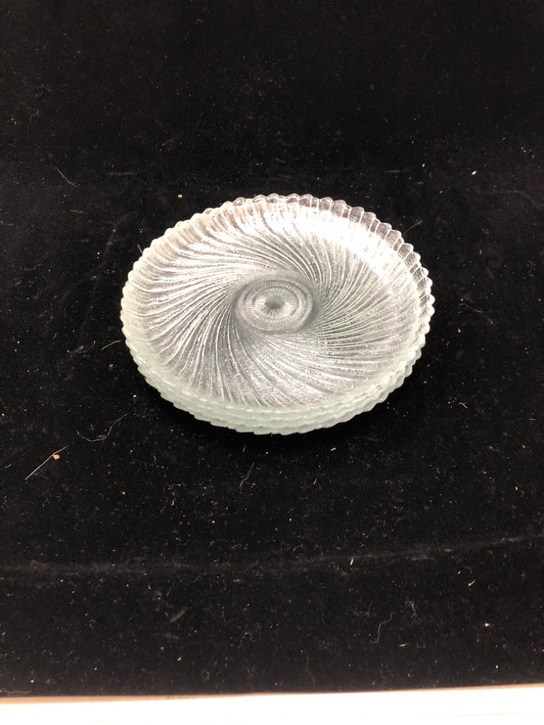 4 FROSTED SWIRL CLEAR GLASS DESSERT PLATES.