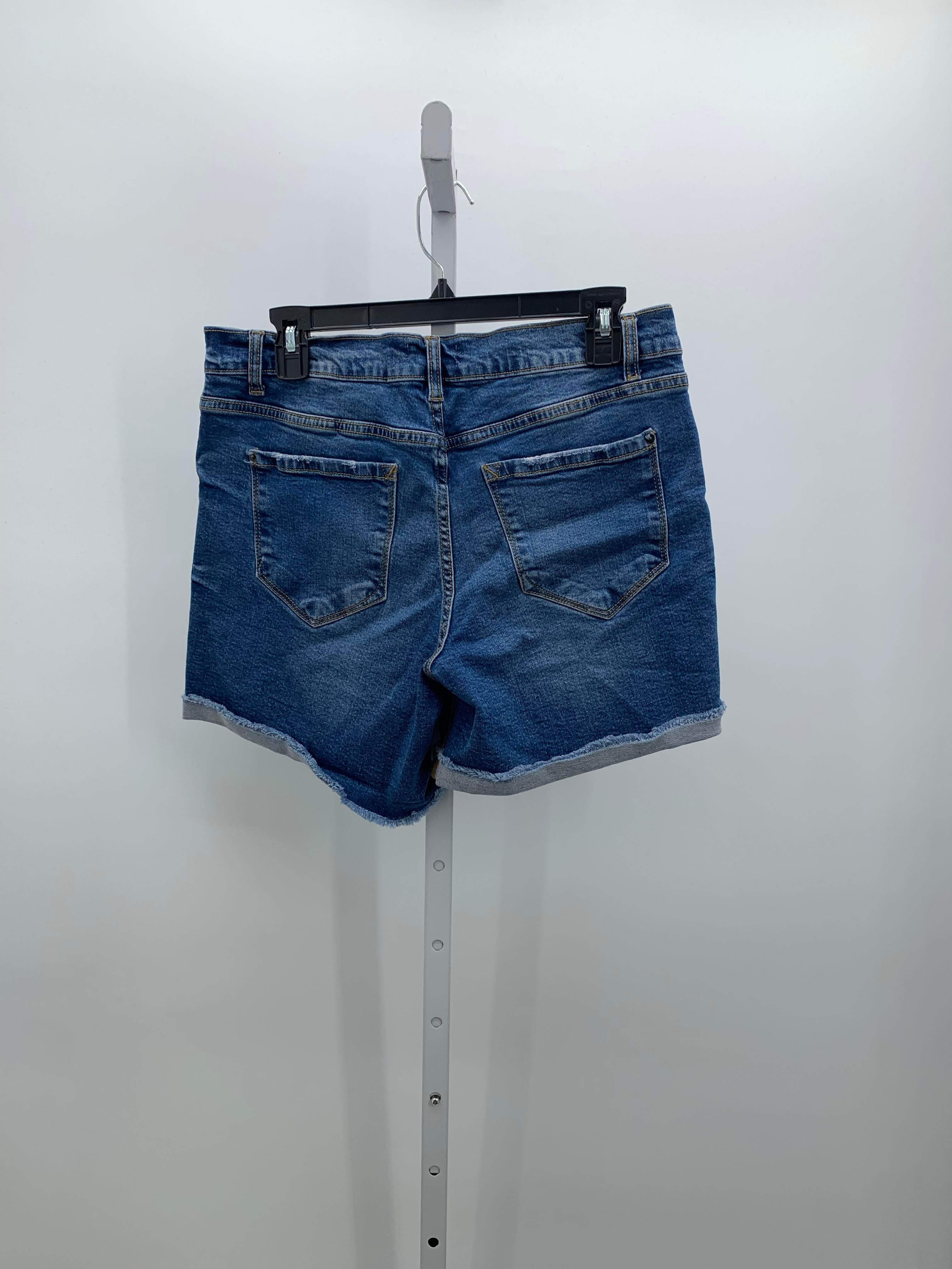 Kenzie Size 8 Misses Shorts