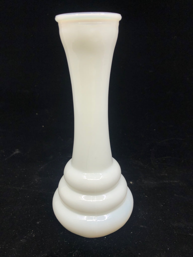 MILK GLASS BUD VASE W RIBBED BOTTOM.