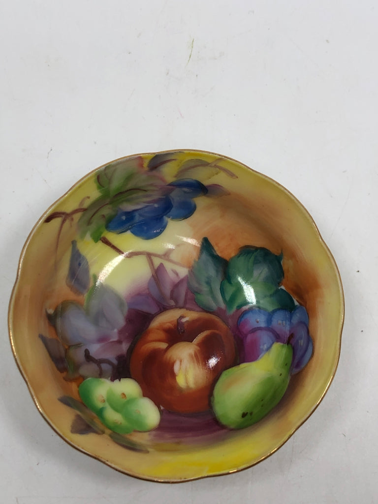 2PC PORCELAIN FRUIT PAINTED PITCHER+BASIN.