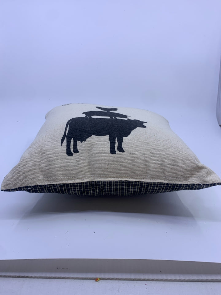 SMALL FARM HOUSE W/ STACKED FARM ANIMALS PILLOW.