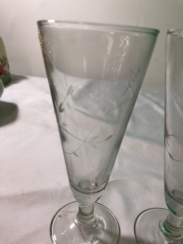 4 ETCHED  PILSNER GLASSES.
